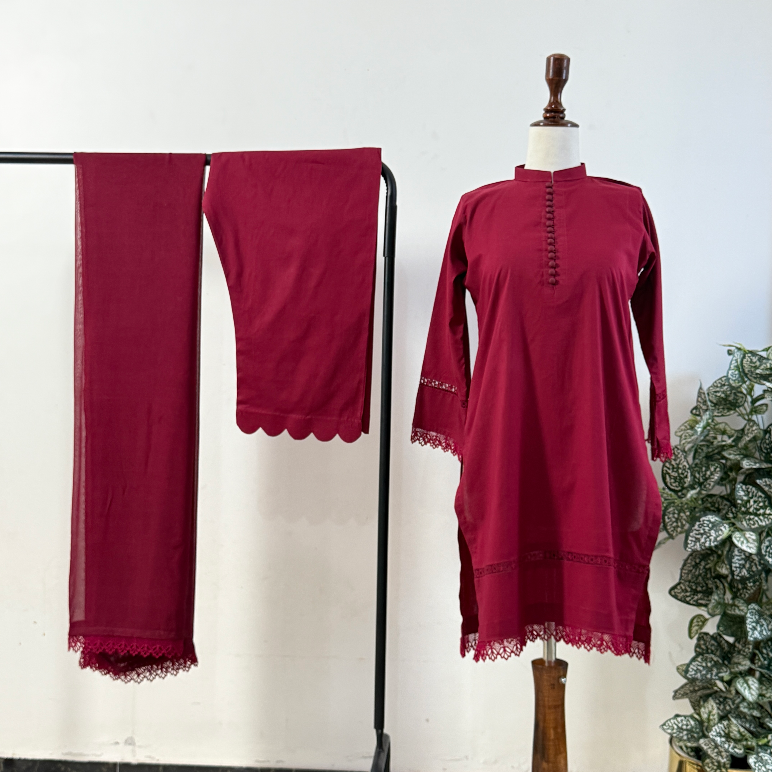 Mehroon 3-PIECE- LAWN STITCHED SUIT