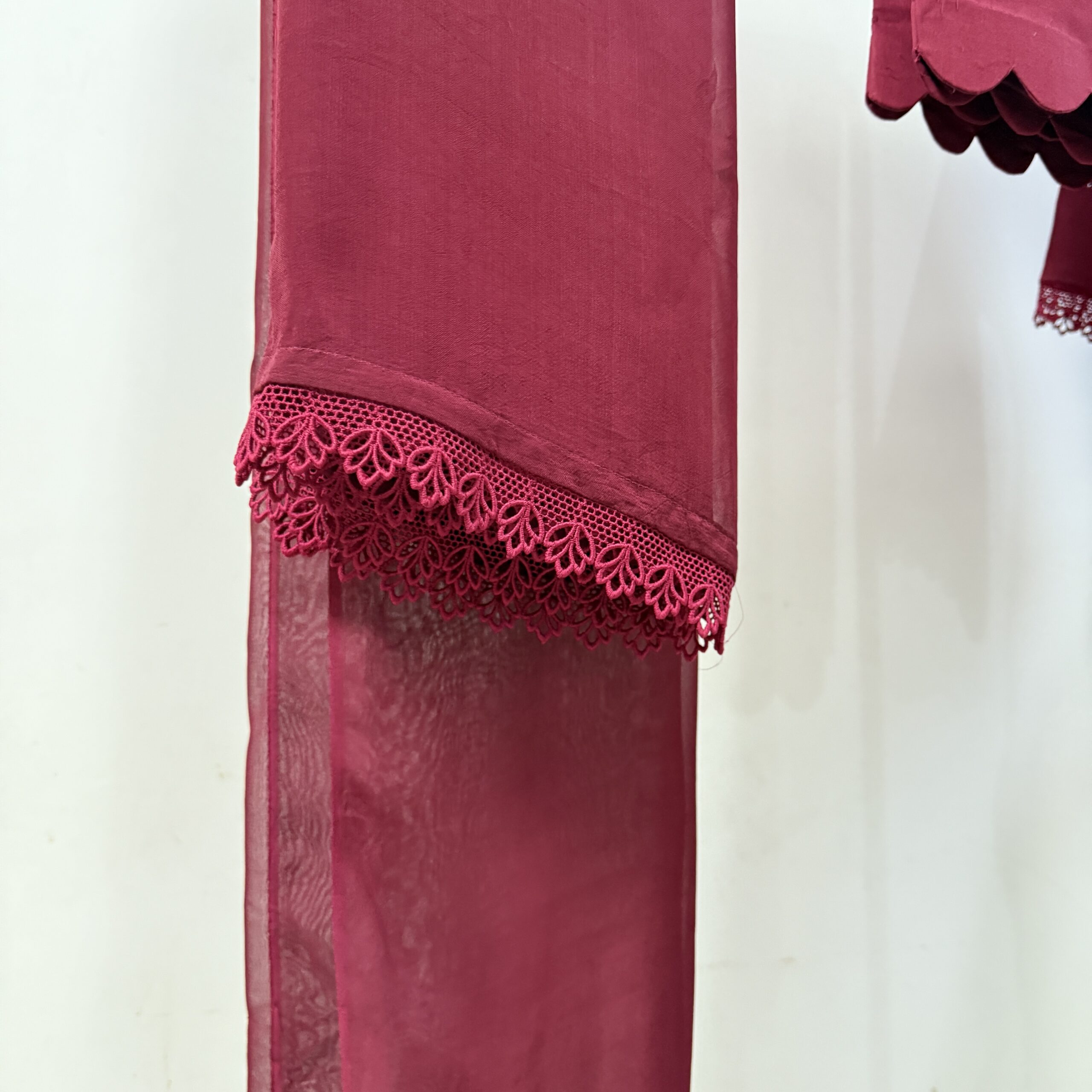 Mehroon 3-PIECE- LAWN STITCHED SUIT