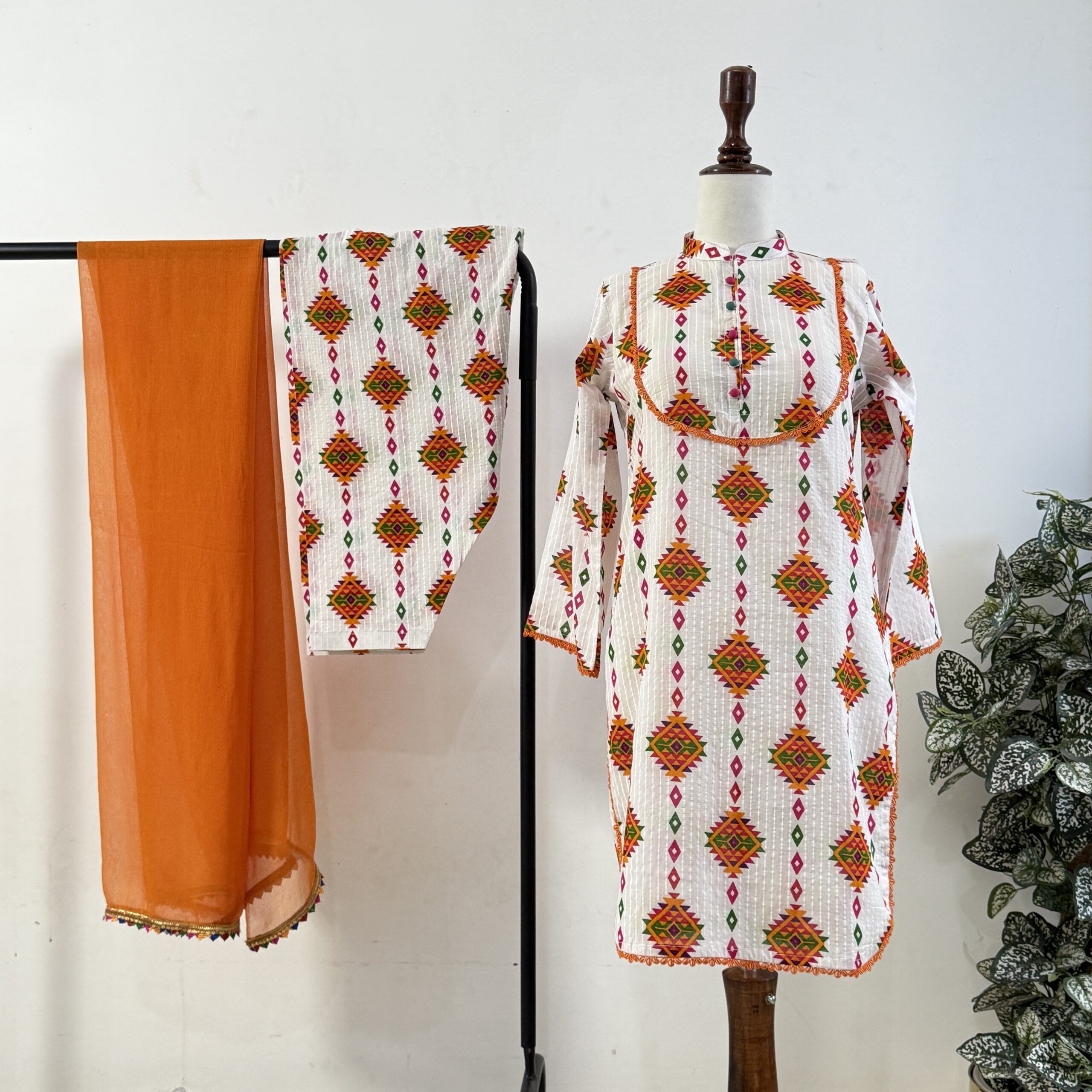 White Sindhi With Patiala Salwar 3-PIECE- LAWN STITCHED SUIT