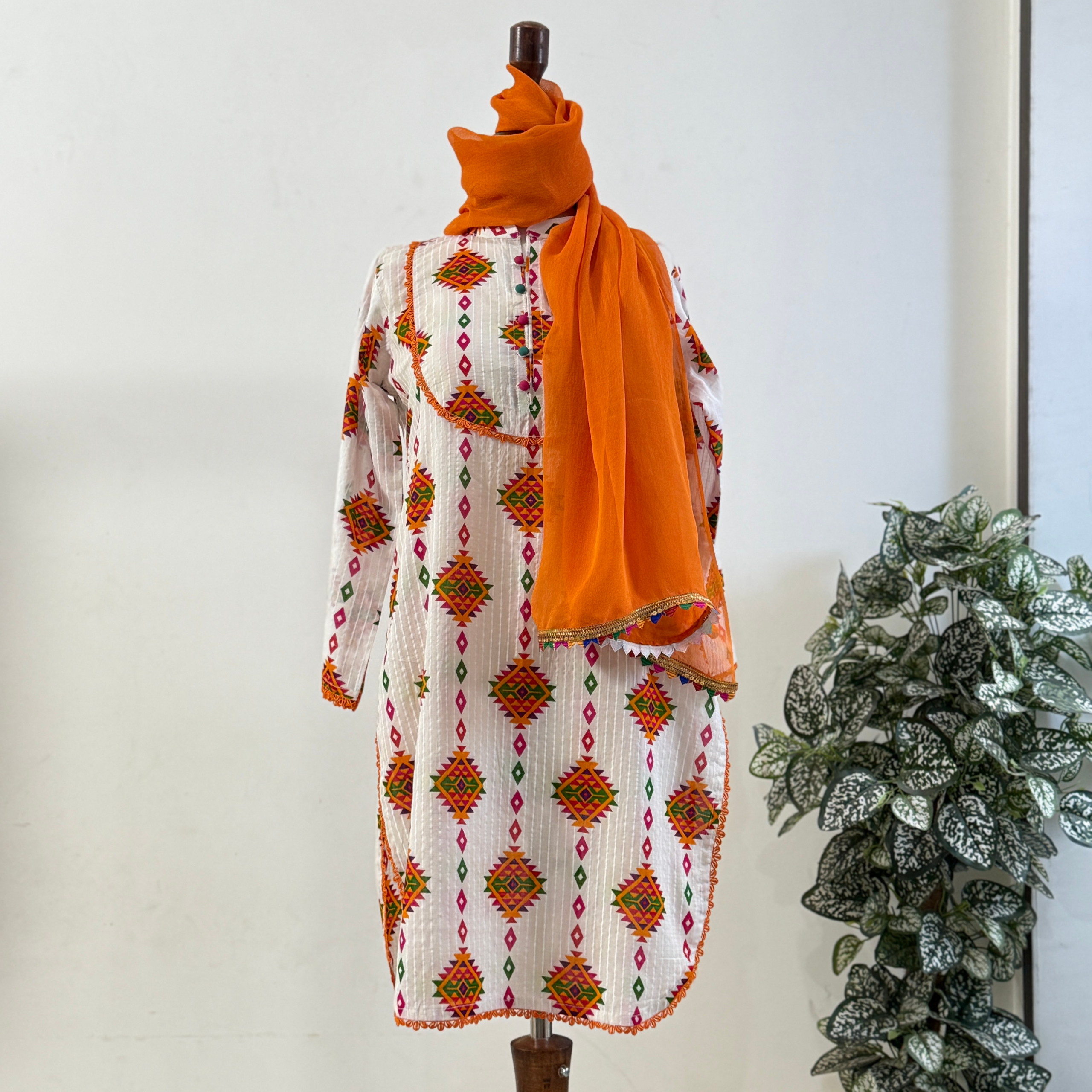 White Sindhi With Patiala Salwar 3-PIECE- LAWN STITCHED SUIT