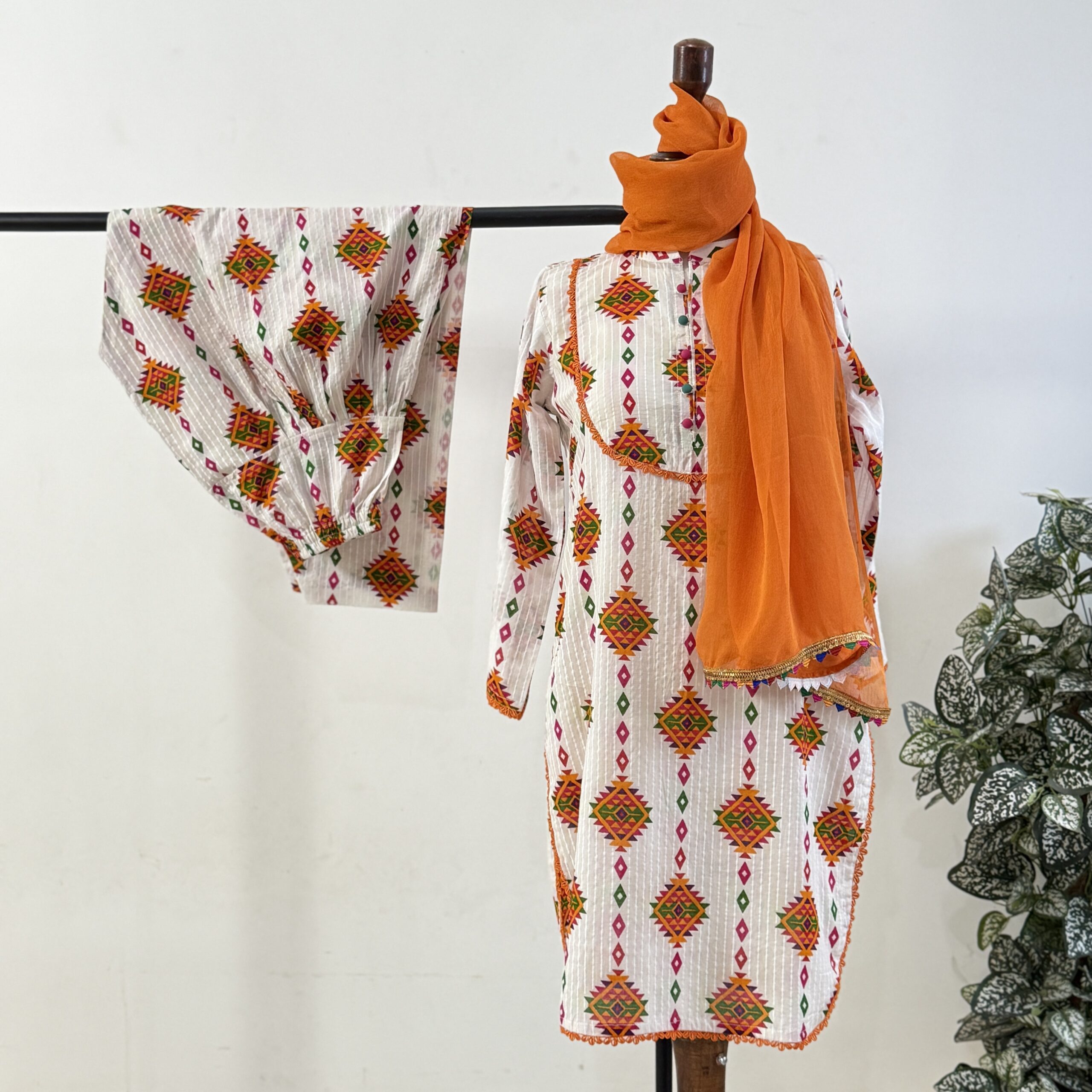 White Sindhi With Patiala Salwar 3-PIECE- LAWN STITCHED SUIT